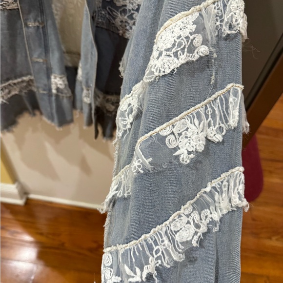 POL Women's Blue Denim Jacket with White Lace - Picture 6 of 9